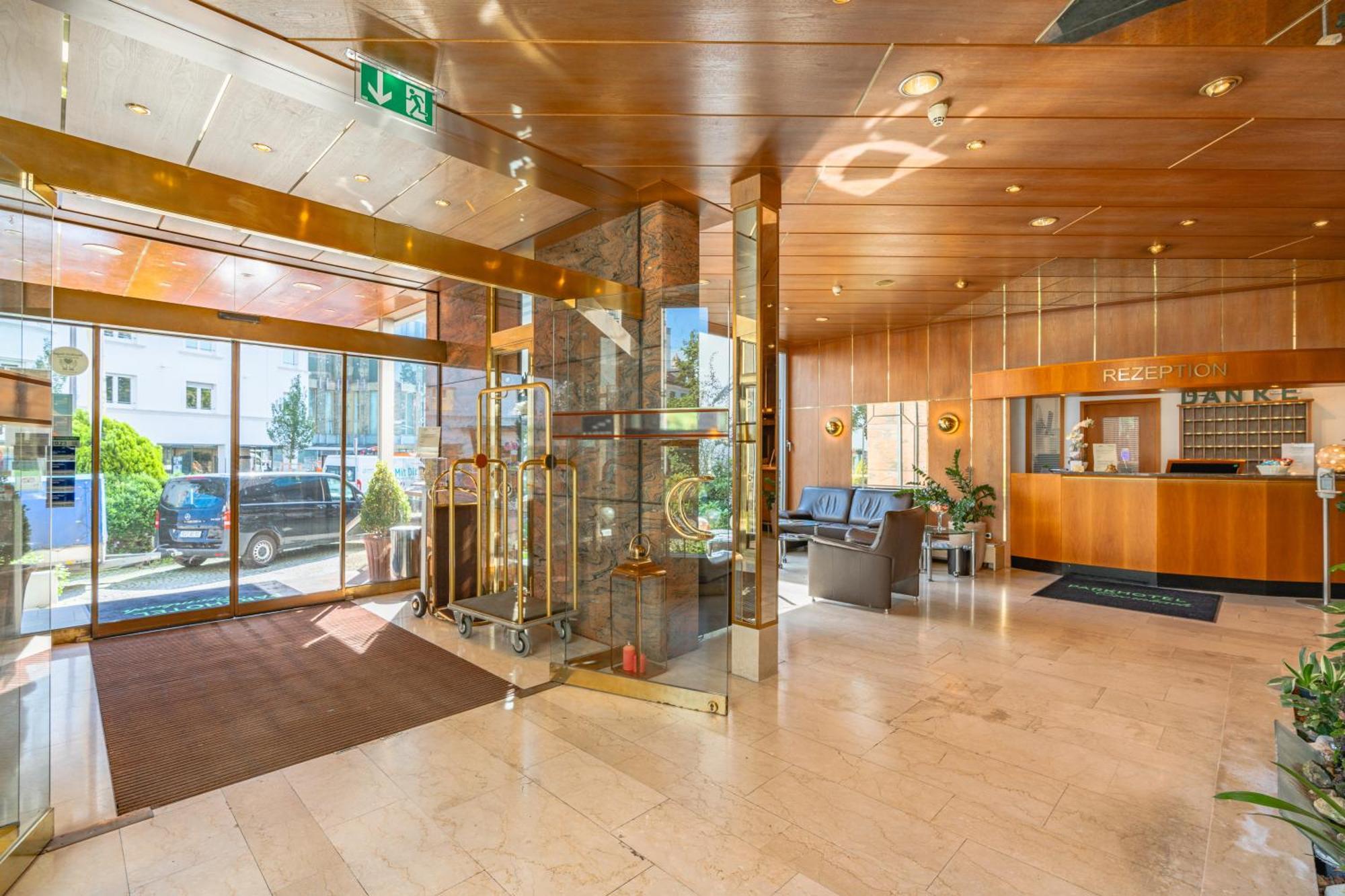 רוזנהיים Parkhotel Crombach מראה חיצוני תמונה