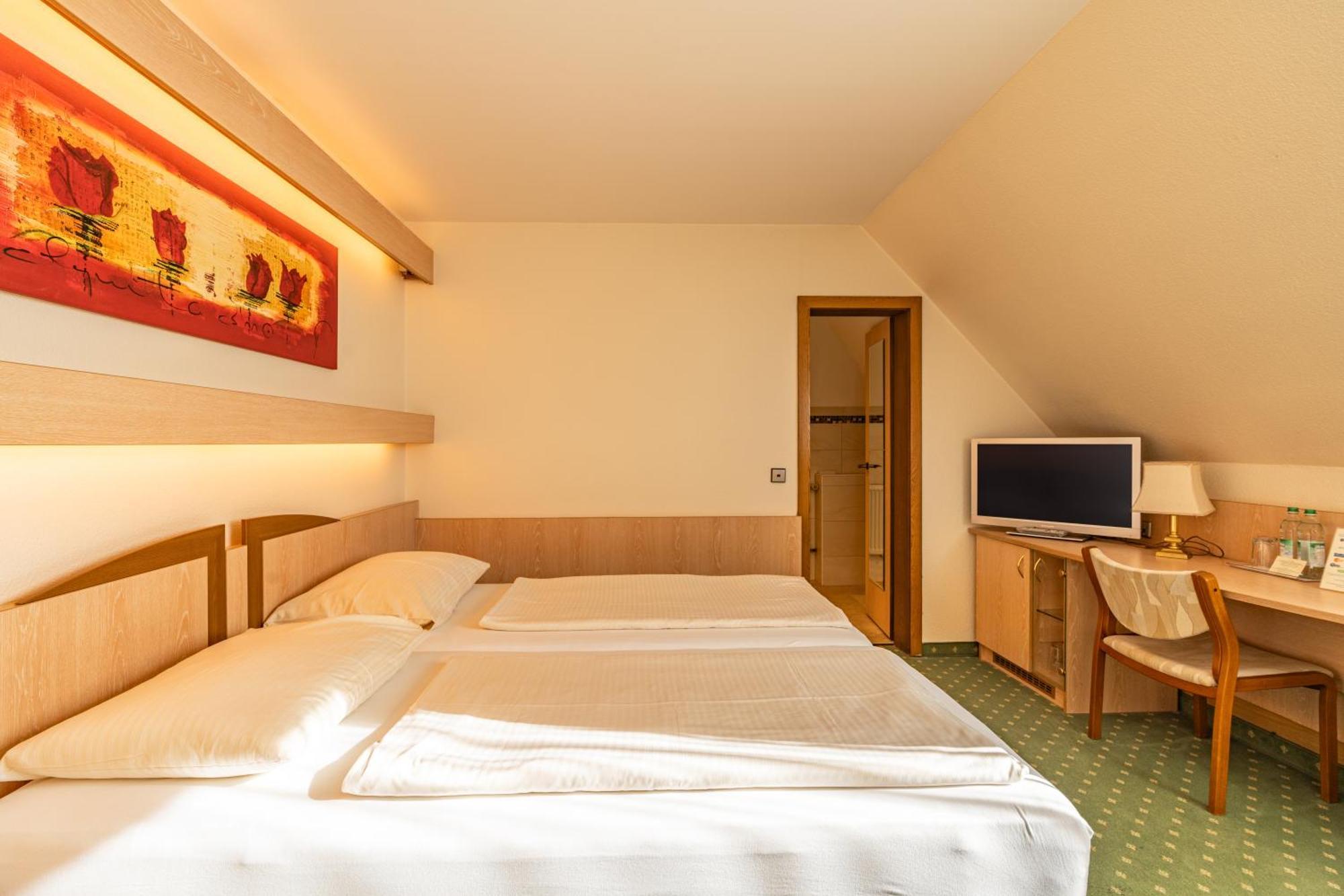 רוזנהיים Parkhotel Crombach מראה חיצוני תמונה