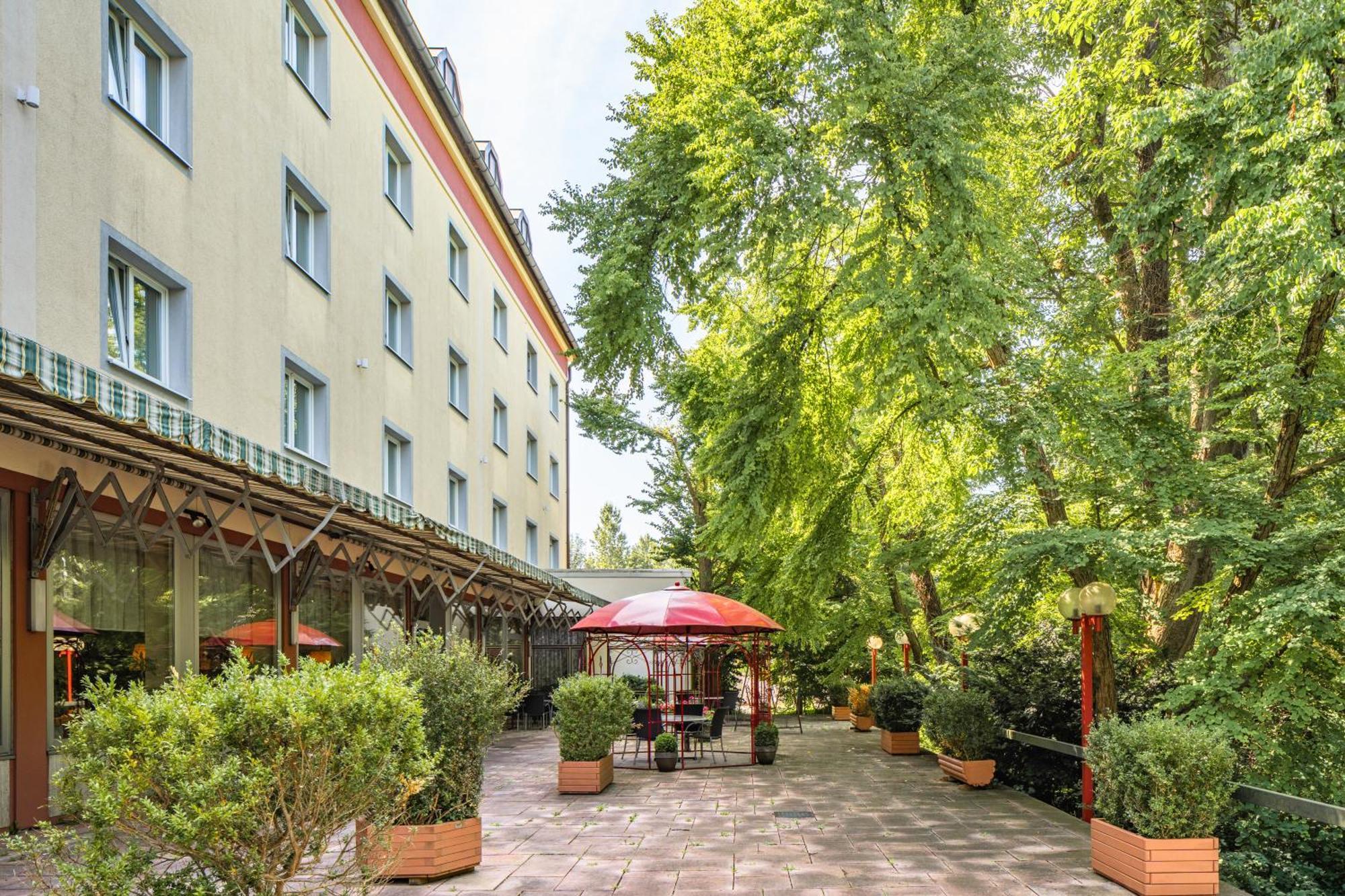 רוזנהיים Parkhotel Crombach מראה חיצוני תמונה
