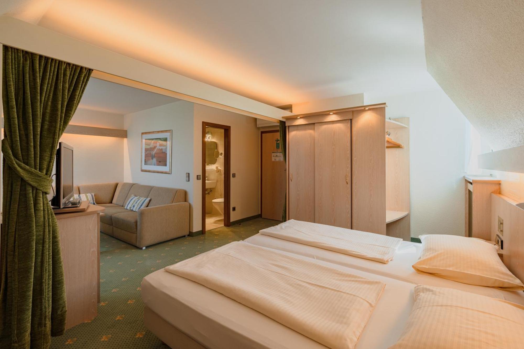 רוזנהיים Parkhotel Crombach מראה חיצוני תמונה