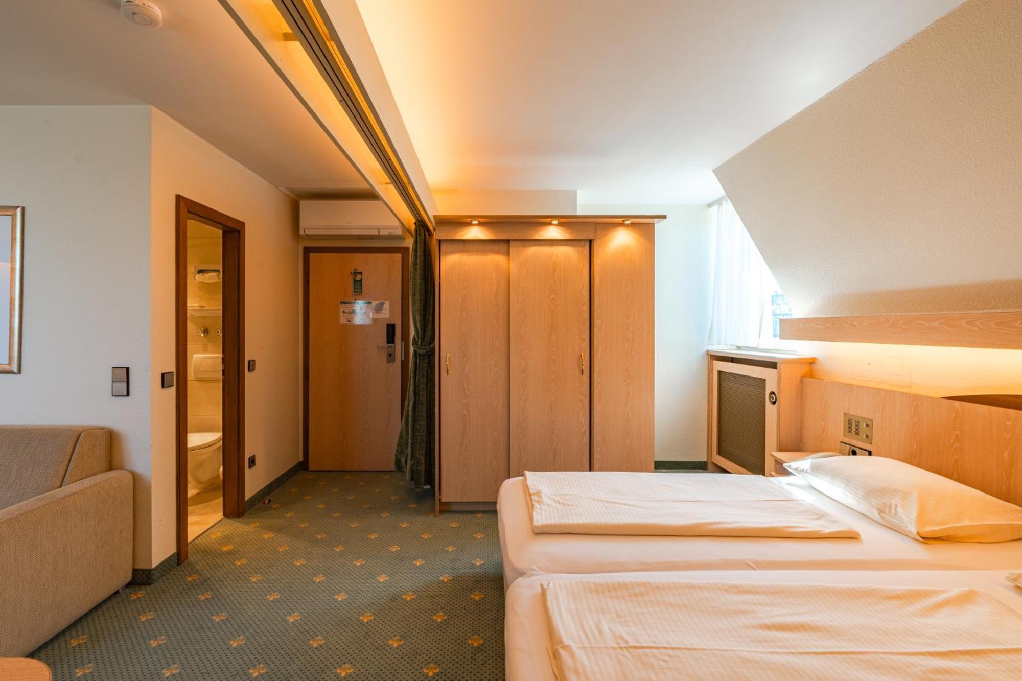 רוזנהיים Parkhotel Crombach חדר תמונה