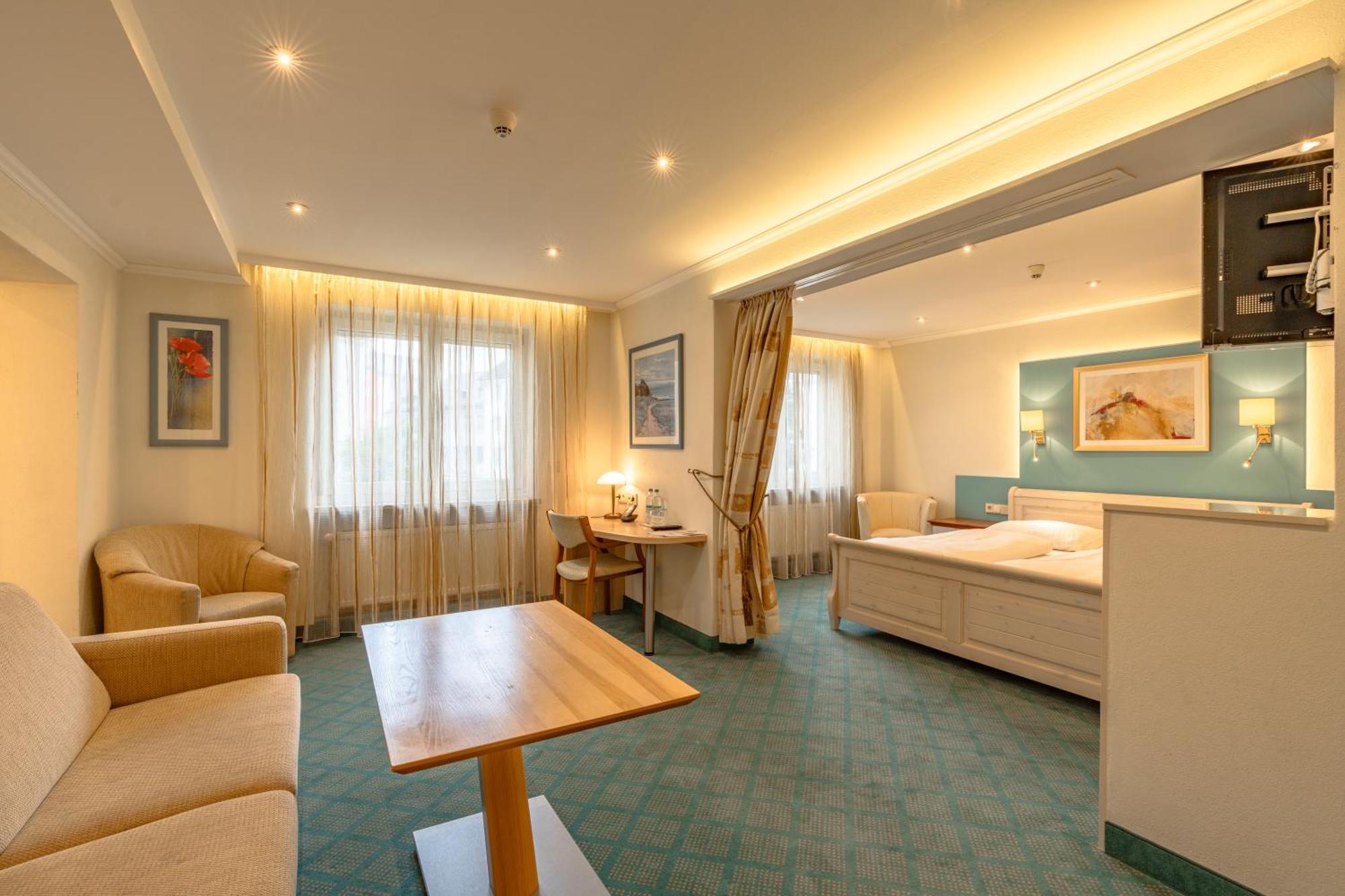 רוזנהיים Parkhotel Crombach מראה חיצוני תמונה